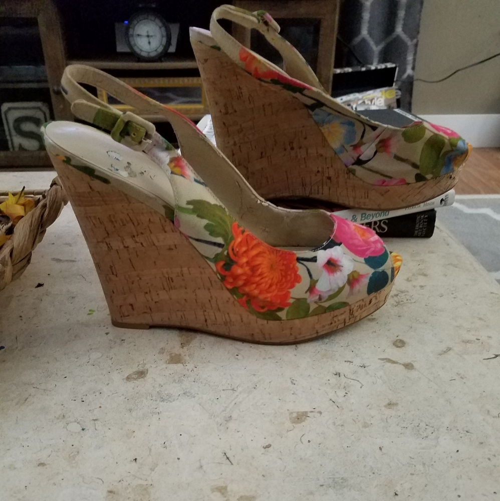 Nine West wedges size 11M